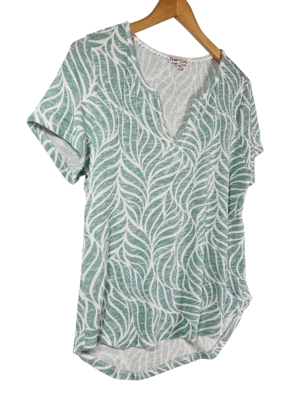 Daisy + Coco Green Leaf Print Notch Neck Top Size Large Casual Coastal Boho Knit - Picture 4 of 15